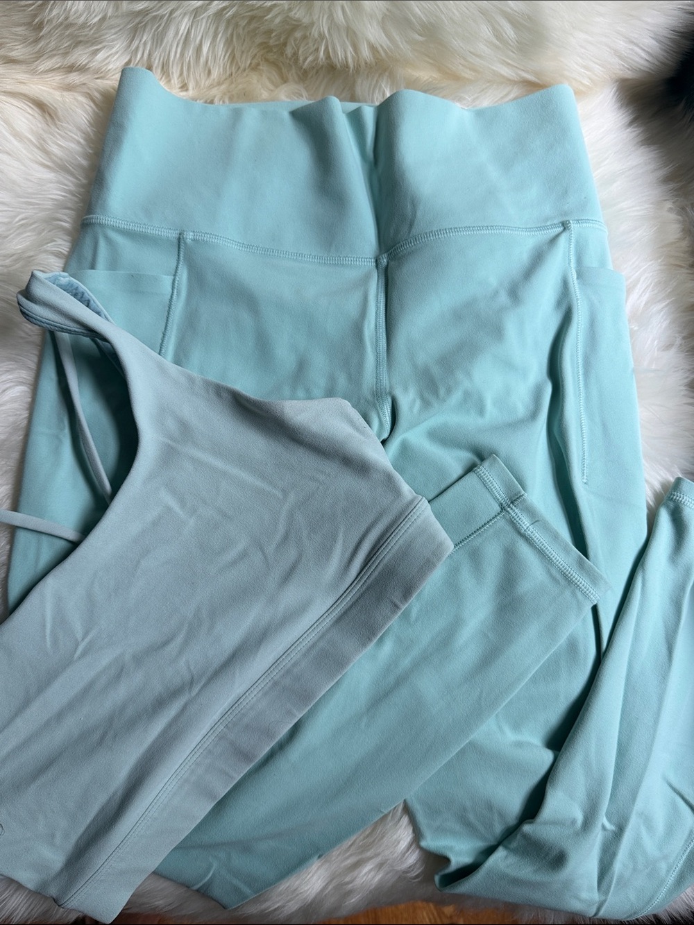 Athleta Mint High-Rise Leggings with Side Pockets and bra set